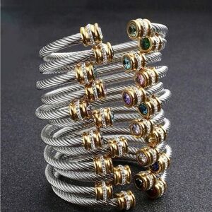 Classic cable bracelet with colored stones, in perfect condition never worn